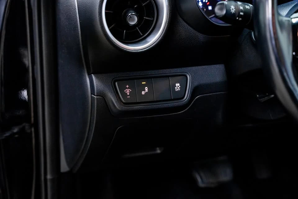 2022 Kia Forte - Image 16 of 20
