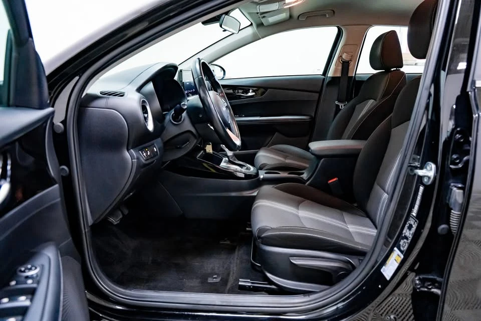 2022 Kia Forte - Image 17 of 20