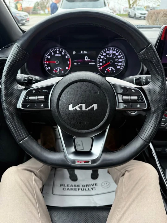 2022 Kia Forte - Image 10 of 15