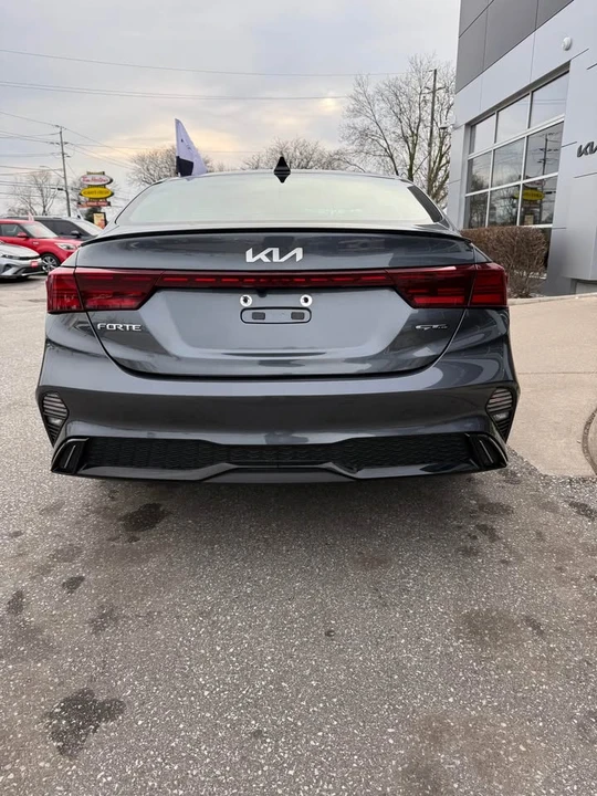 2022 Kia Forte - Image 5 of 15