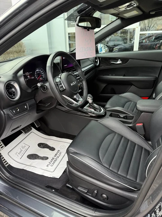 2022 Kia Forte - Image 8 of 15