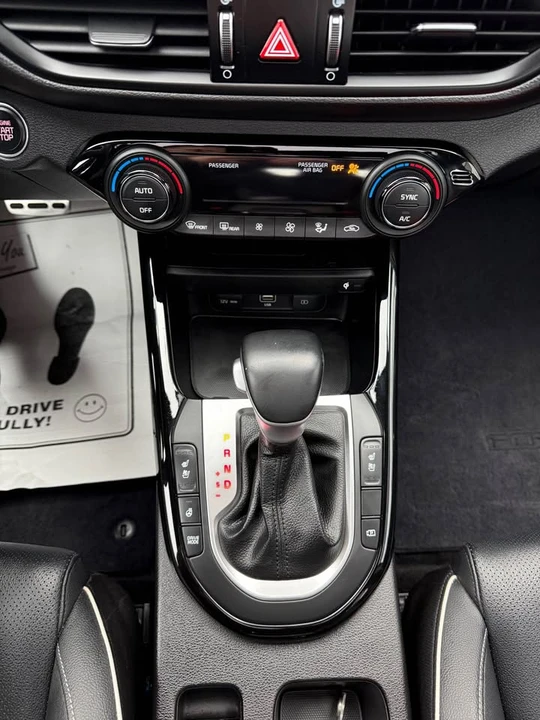 2022 Kia Forte - Image 13 of 15