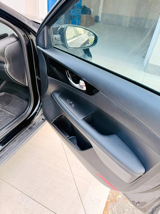 2022 Kia Forte - Image 10 of 15