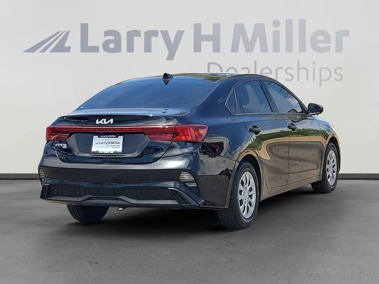 2022 Kia Forte - Image 5 of 14