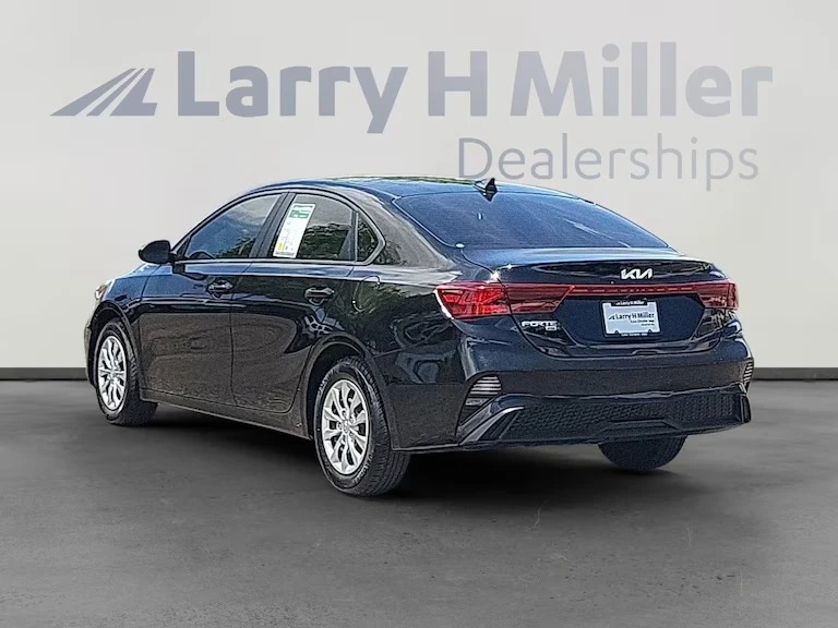 2022 Kia Forte - Image 4 of 14