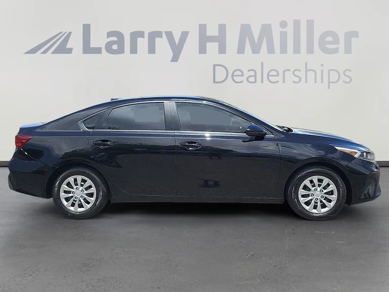 2022 Kia Forte - Image 6 of 14