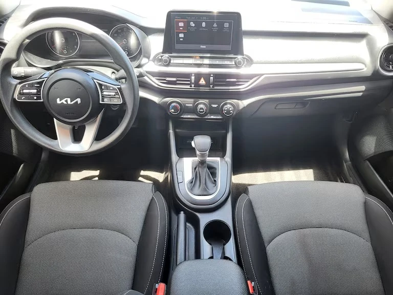 2022 Kia Forte - Image 11 of 14