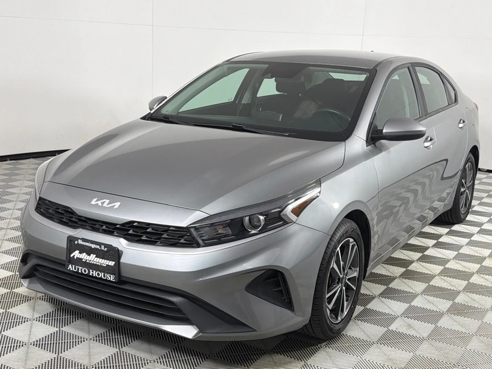 2022 Kia Forte - Image 10 of 12