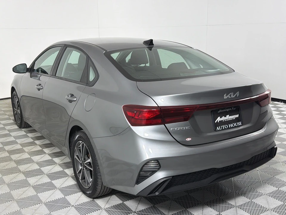 2022 Kia Forte - Image 7 of 12