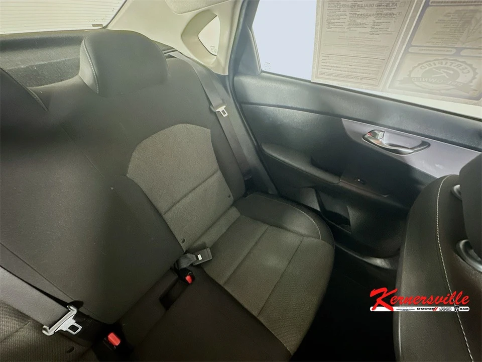 2022 Kia Forte - Image 14 of 21