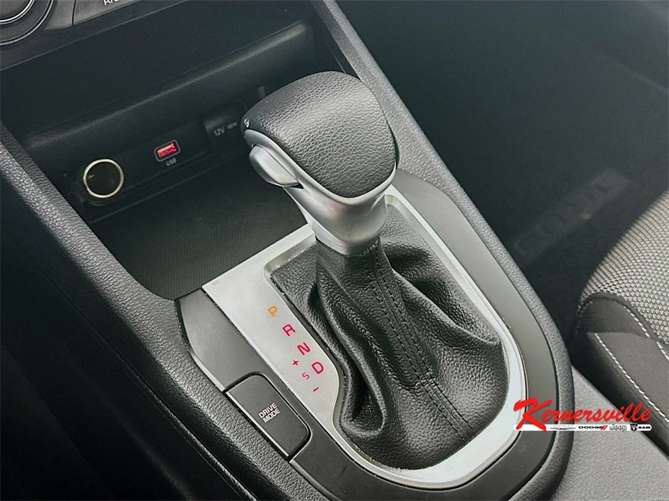 2022 Kia Forte - Image 16 of 21