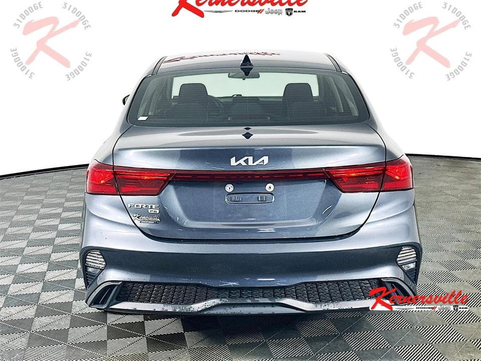 2022 Kia Forte - Image 6 of 12