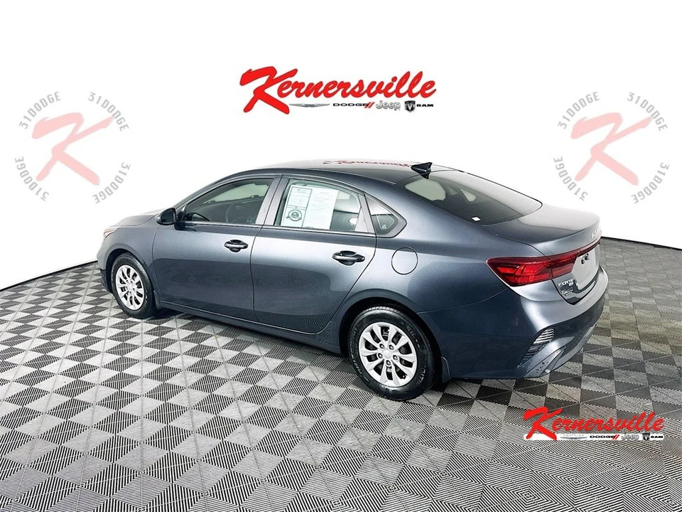 2022 Kia Forte - Image 5 of 21