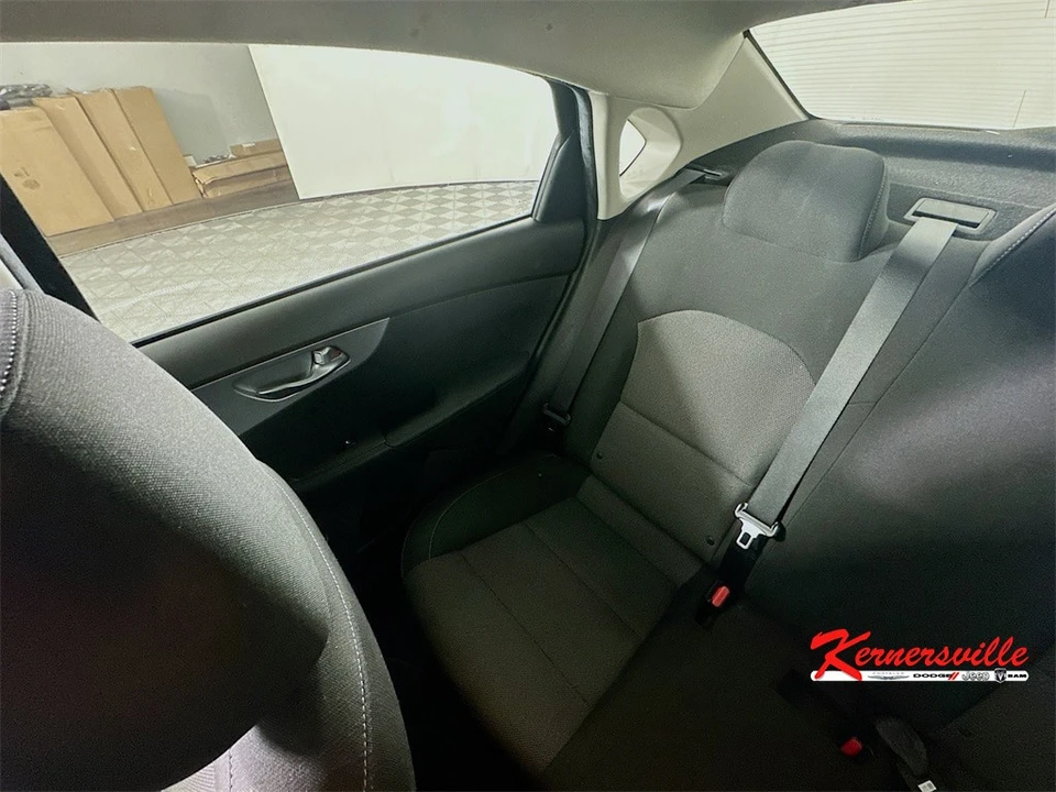 2022 Kia Forte - Image 12 of 21