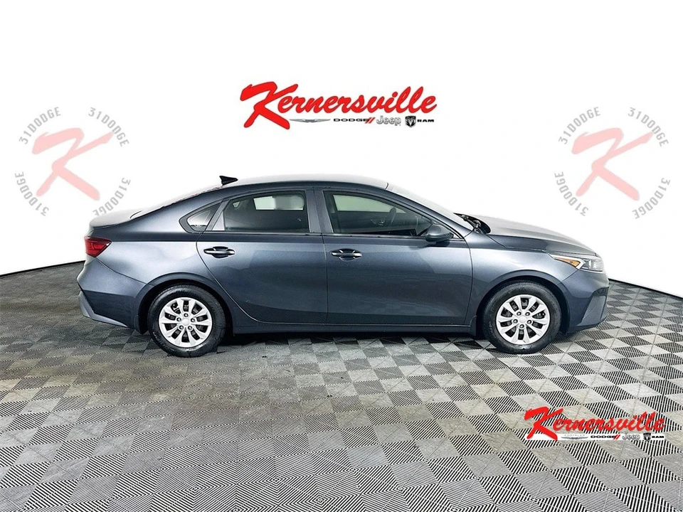 2022 Kia Forte - Image 8 of 21