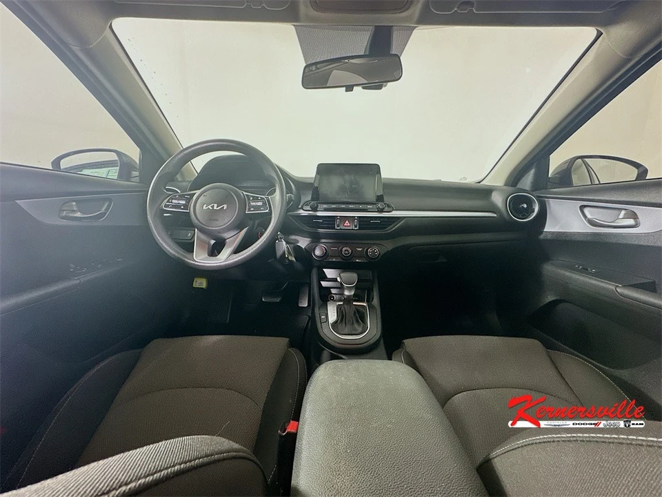 2022 Kia Forte - Image 10 of 21