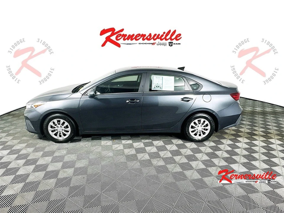 2022 Kia Forte - Image 4 of 12
