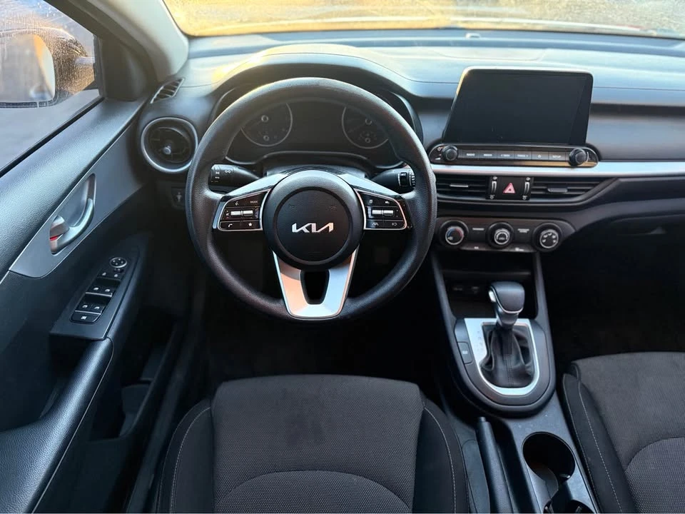 2022 Kia Forte - Image 15 of 18