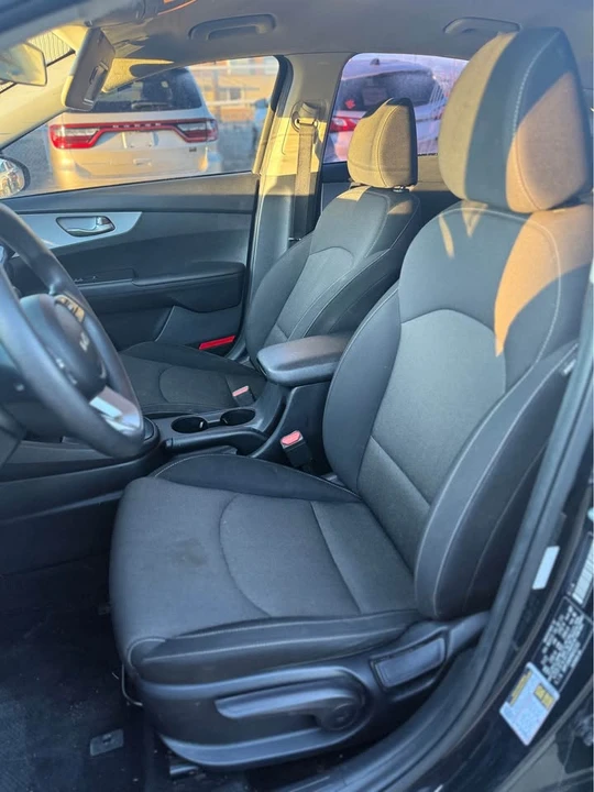 2022 Kia Forte - Image 10 of 18