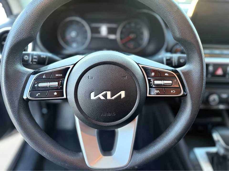 2022 Kia Forte - Image 17 of 18