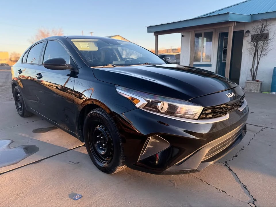 2022 Kia Forte - Image 4 of 18