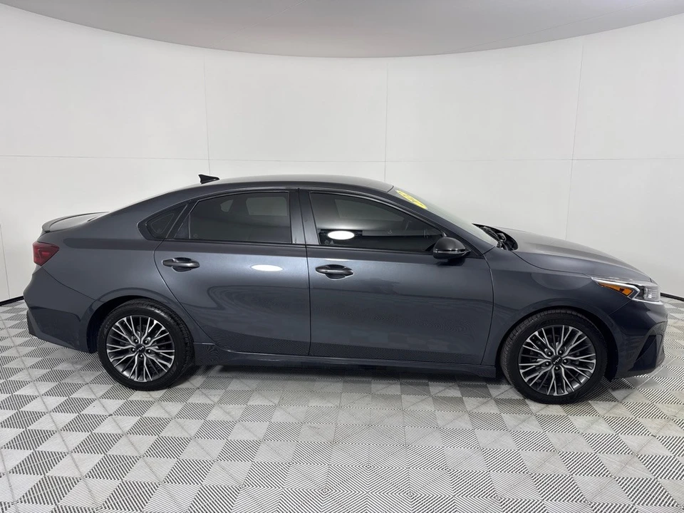 2022 Kia Forte - Image 4 of 12
