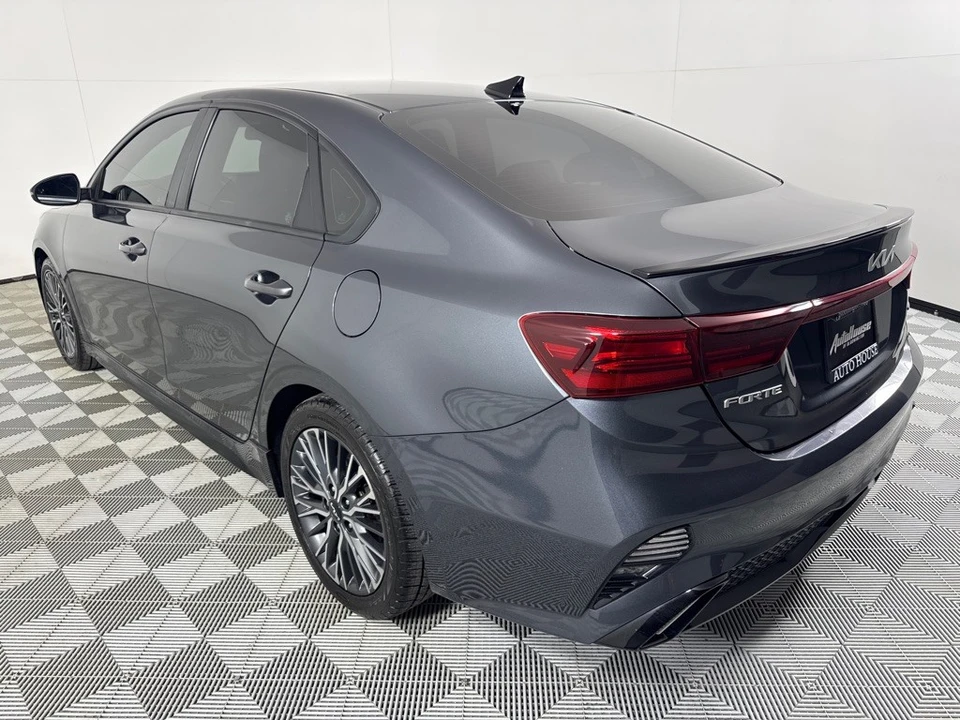 2022 Kia Forte - Image 8 of 12