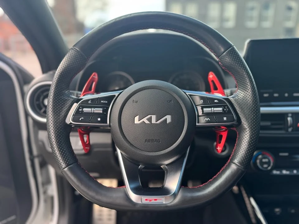 2022 Kia Forte - Image 11 of 18