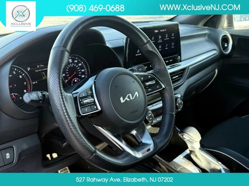 2022 Kia Forte - Image 8 of 12