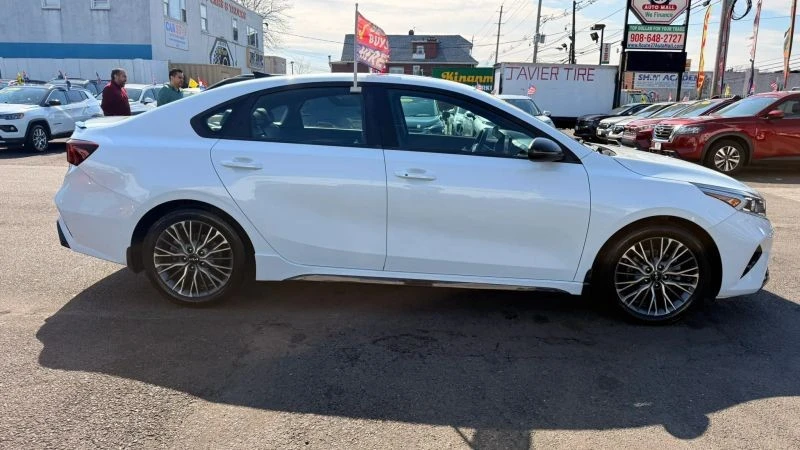2022 Kia Forte - Image 10 of 12