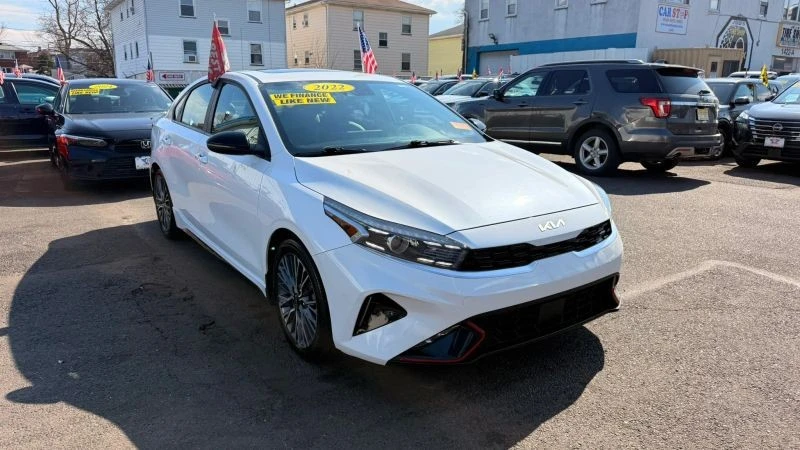2022 Kia Forte - Image 2 of 12