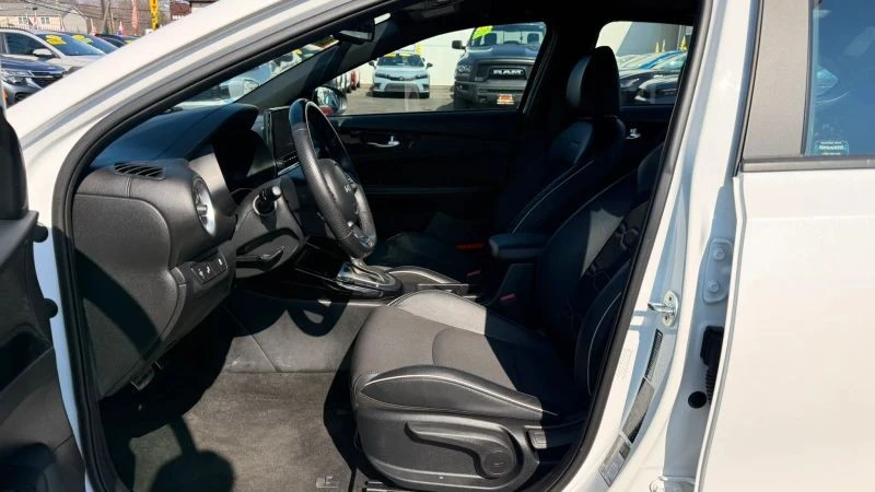 2022 Kia Forte - Image 12 of 12