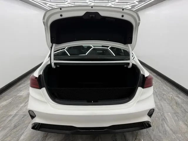 2022 Kia Forte - Image 6 of 12