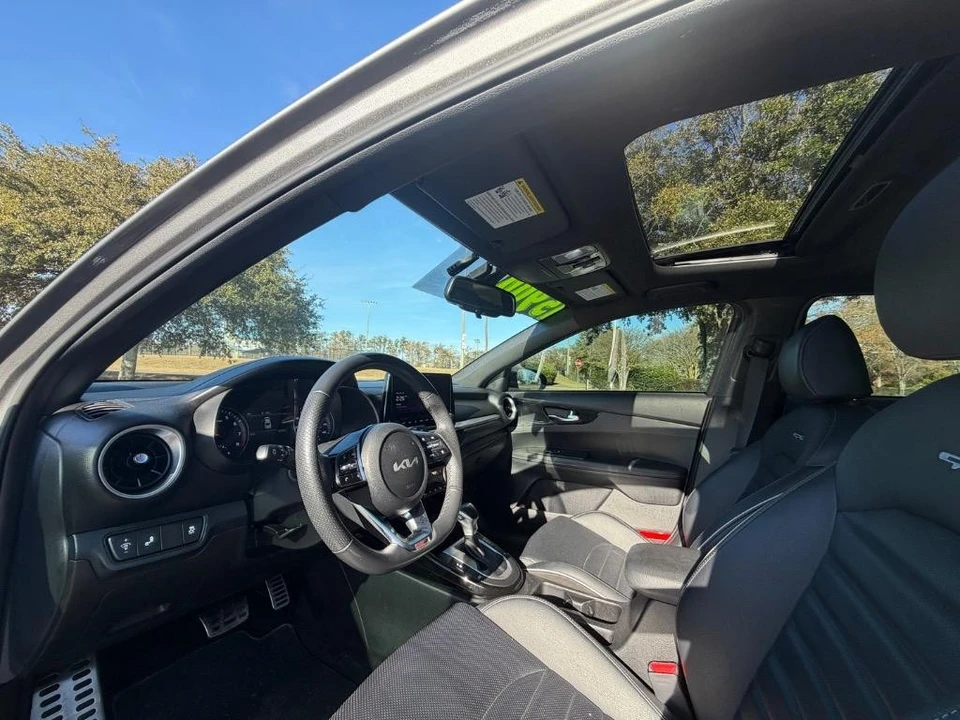 2022 Kia Forte - Image 8 of 21