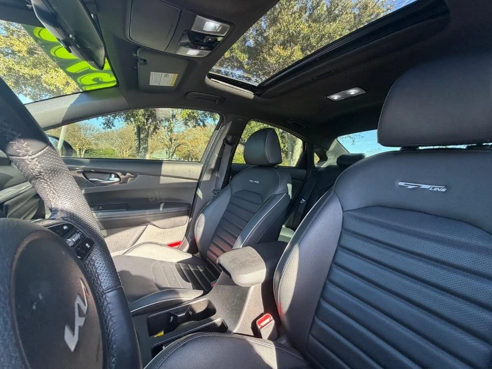 2022 Kia Forte - Image 10 of 21