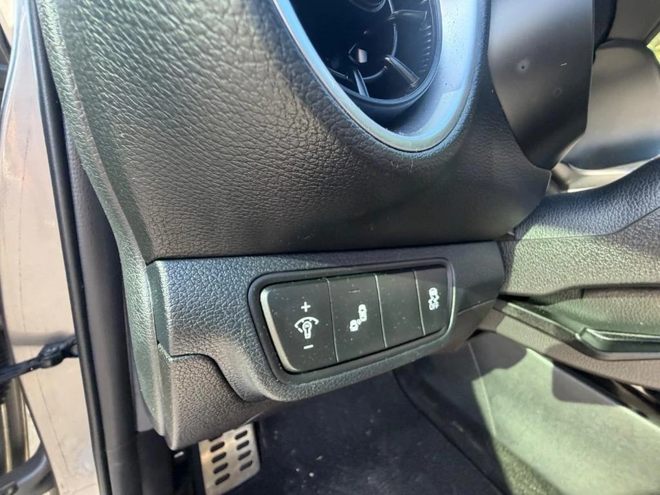 2022 Kia Forte - Image 9 of 21
