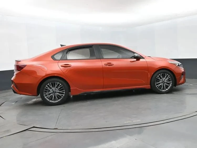 2022 Kia Forte - Image 4 of 12