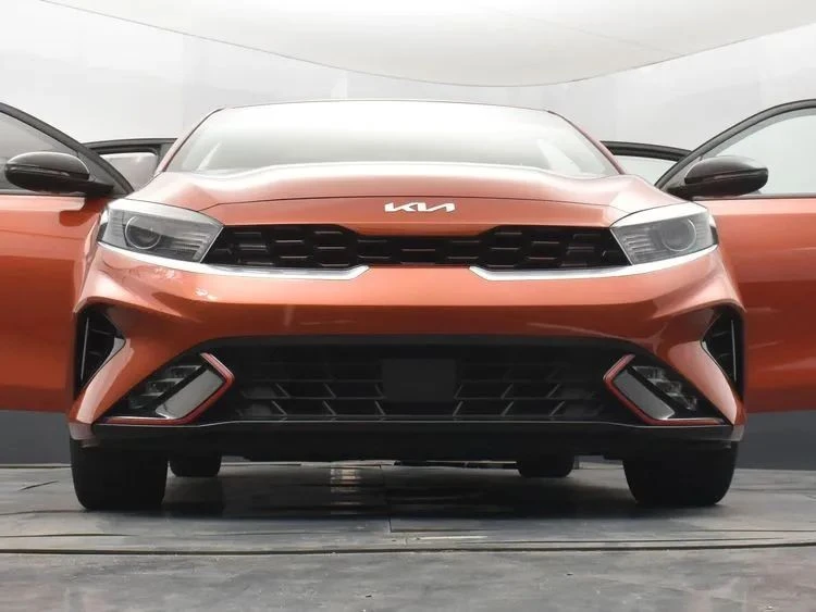 2022 Kia Forte - Image 11 of 12