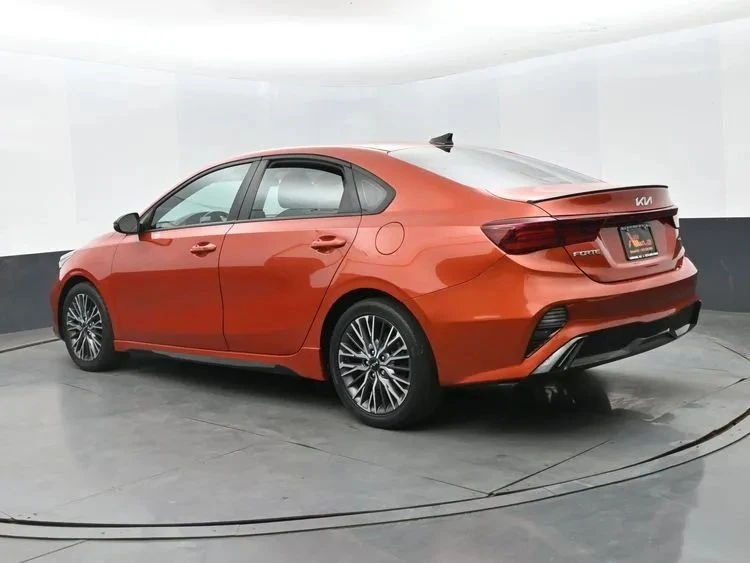 2022 Kia Forte - Image 9 of 12