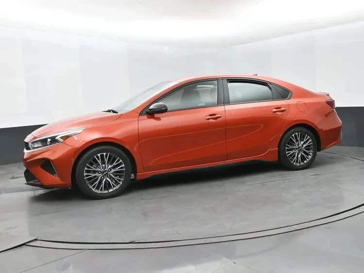 2022 Kia Forte - Image 5 of 12
