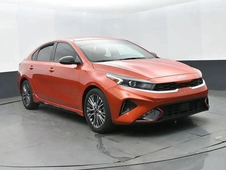 2022 Kia Forte - Image 2 of 12