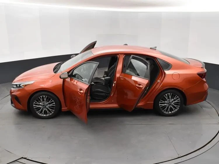 2022 Kia Forte - Image 7 of 12
