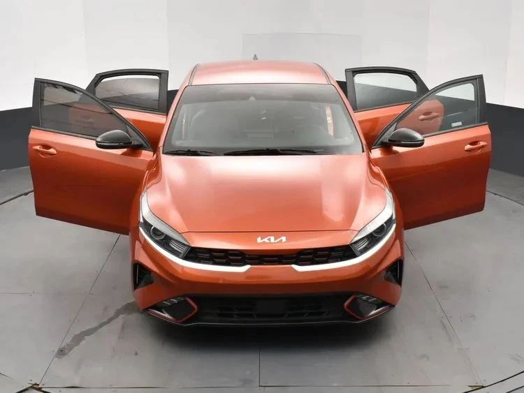 2022 Kia Forte - Image 10 of 12