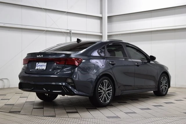 2022 Kia Forte - Image 8 of 12