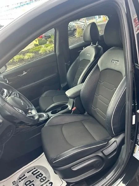 2022 Kia Forte - Image 5 of 12