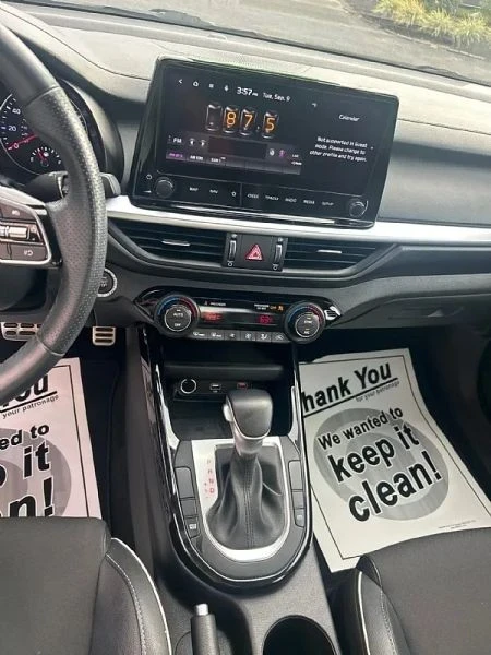 2022 Kia Forte - Image 8 of 12