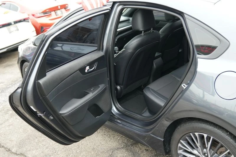 2022 Kia Forte - Image 10 of 12