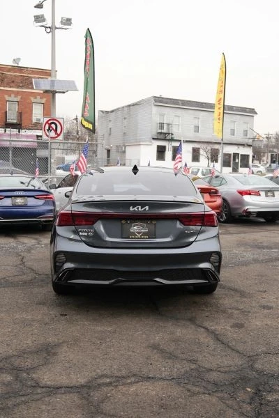 2022 Kia Forte - Image 6 of 12