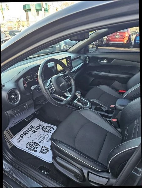 2022 Kia Forte - Image 6 of 12
