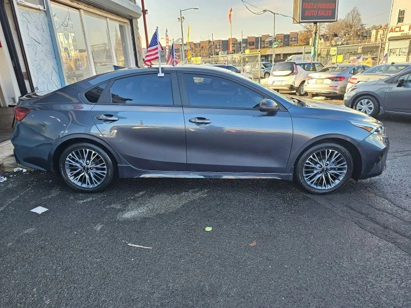 2022 Kia Forte - Image 3 of 12